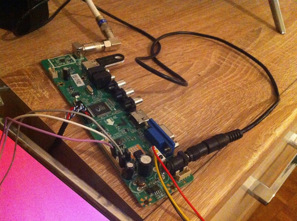 Building Your Own Screen: LCD Controller LA.MV29.P*